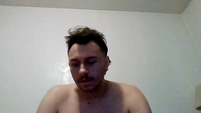 Snapshot of Tallhungandcloudy chatting on March 2, 4:58 am Tallhungandcloudy online show from March 2, 4:58 am