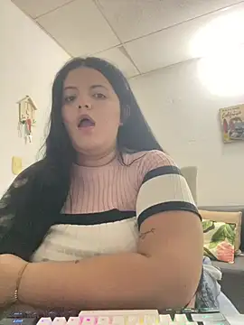 Snapshot of Isaval1007 chatting on March 4, 5:24 am Isaval1007 online show from March 4, 5:24 am