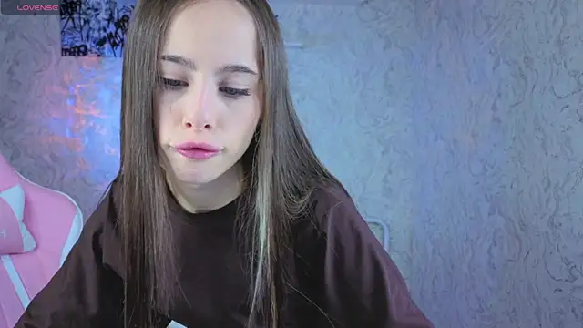 kristi kitss online show from April 19, 9:19 am