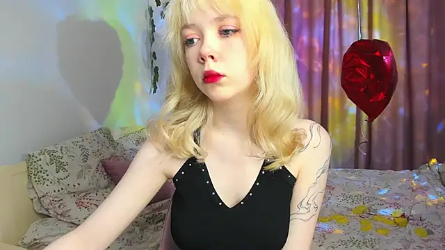 Rochelle kitty online show from March 25, 2:12 pm