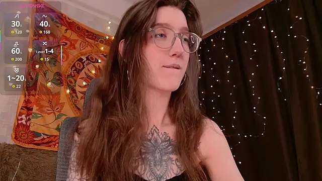 Snapshot of lolami_ chatting on February 21, 5:30 am lolami online show from February 21, 5:30 am