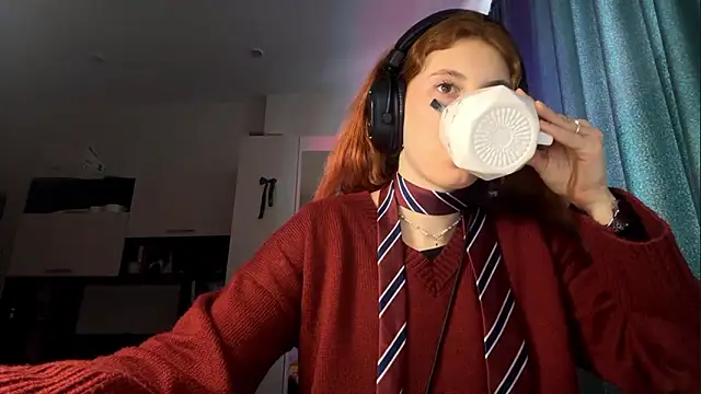 AliceCarrol online show from March 2, 2:02 pm