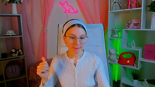 ElliFrankenweenie online show from March 12, 7:03 am