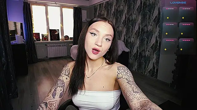 Snapshot of comeherehoney chatting on February 27, 10:15 am comeherehoney online show from February 27, 10:15 am