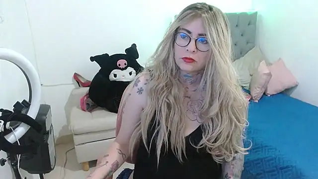 mia vantt online show from April 2, 12:47 pm