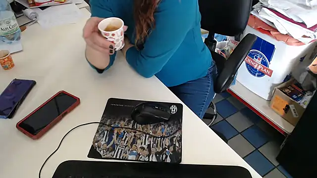 CpLauraMauro online show from April 9, 4:23 pm