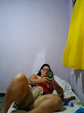 Snapshot of Monalinda-hot chatting on February 25, 1:37 am Monalinda-hot online show from February 25, 1:37 am