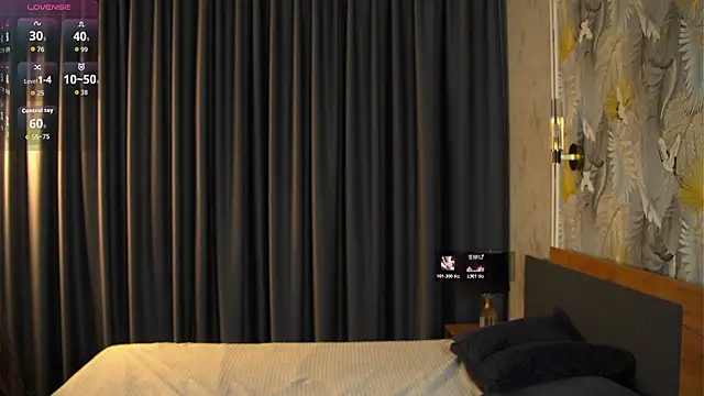 Snapshot of MarenCalarco chatting on February 25, 3:21 pm MarenCalarco online show from February 25, 3:21 pm