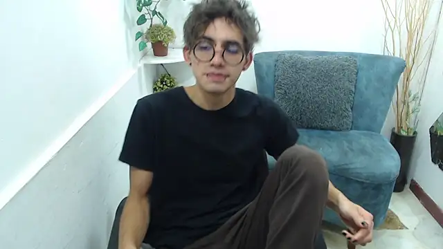 AaronBeer  online show from February 27, 11:54 am