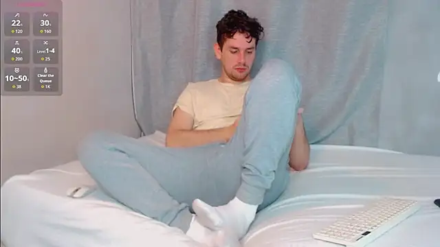 Snapshot of Luc_7 chatting on March 2, 5:53 pm Luc 7 online show from March 2, 5:53 pm