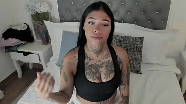 Aisha Haddad online show from April 16, 1:56 pm