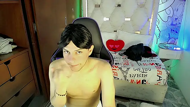 Top and bottom online show from March 19, 8:13 pm