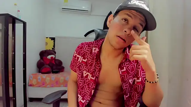 Top and bottom online show from April 9, 8:36 pm