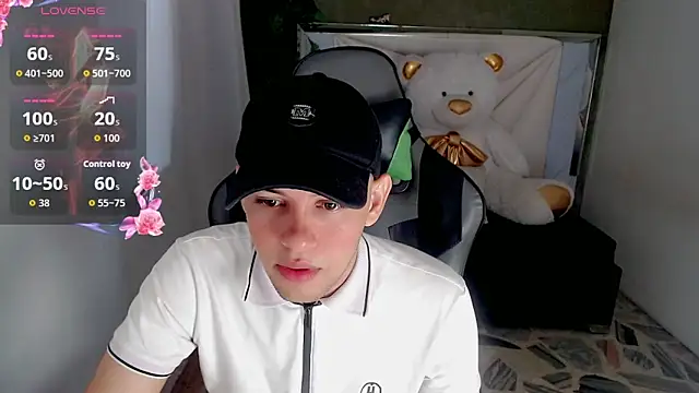 Top and bottom online show from April 19, 8:11 pm