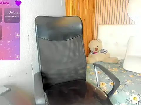 Jhoselinee online show from February 23, 7:44 pm