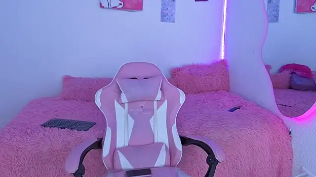 Snapshot of hime_ko1 chatting on February 23, 2:25 pm hime ko1 online show from February 23, 2:25 pm