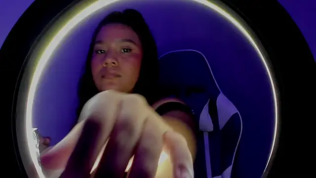 ZoeParcker online show from February 17, 1:29 pm