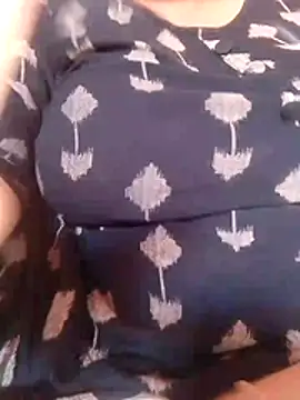 Snapshot of bigassnirali0049 chatting on February 26, 9:52 am bigassnirali0049 online show from February 26, 9:52 am