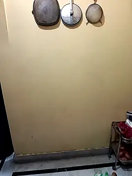 Snapshot of 02Roshni chatting on February 24, 11:30 am 02Roshni online show from February 24, 11:30 am