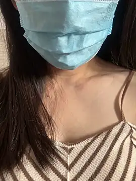 Snapshot of YaoYao-97 chatting on February 24, 3:37 am YaoYao-97 online show from February 24, 3:37 am