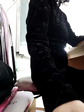 Snapshot of NIANSED chatting on February 24, 12:52 am NIANSED online show from February 24, 12:52 am