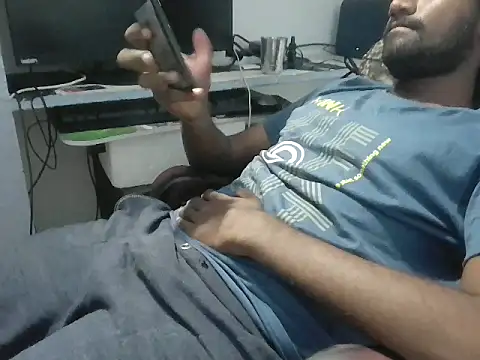 Snapshot of Tinku_1324 chatting on February 14, 12:57 pm Tinku 1324 online show from February 14, 12:57 pm