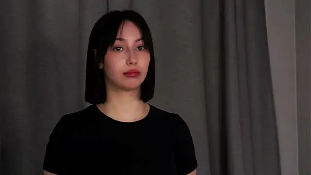 Snapshot of AngeleLuster chatting on March 4, 5:35 am AngeleLuster online show from March 4, 5:35 am