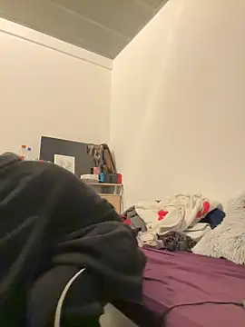 Milli-Kiss online show from April 12, 6:13 pm