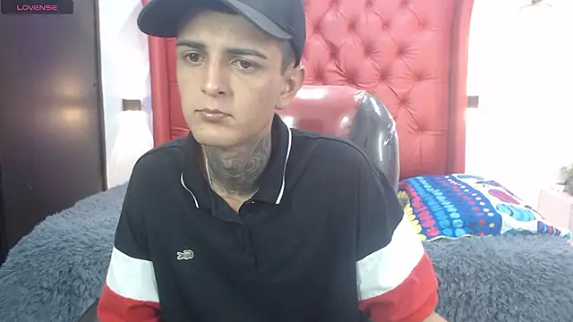 Snapshot of benjamin_anthony chatting on February 28, 2:29 pm benjamin anthony online show from February 28, 2:29 pm