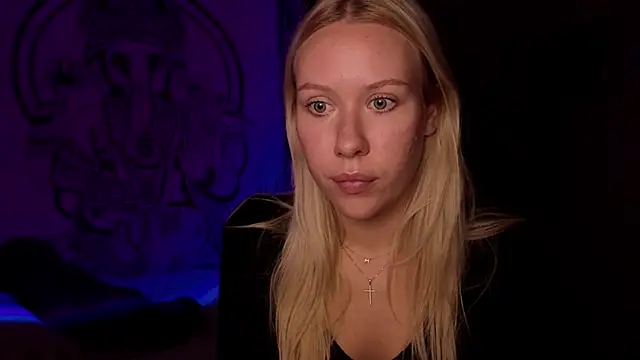 Snapshot of pureeangel chatting on March 4, 8:04 pm pureeangel online show from March 4, 8:04 pm