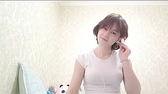 Snapshot of TrueViva chatting on February 15, 10:25 am TrueViva online show from February 15, 10:25 am