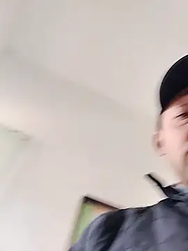 Snapshot of Hachi28 chatting on March 4, 2:34 pm Hachi28 online show from March 4, 2:34 pm