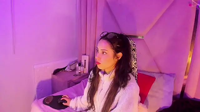 ElaSalvatorehh online show from April 16, 12:39 pm