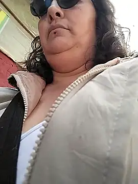 Snapshot of _Saraqueen chatting on February 25, 3:21 pm Saraqueen online show from February 25, 3:21 pm