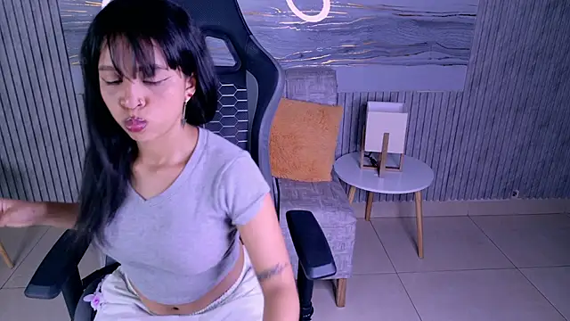 Abby18  online show from February 13, 5:03 am