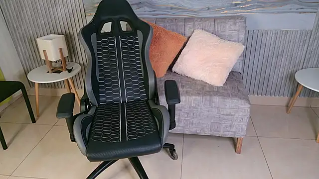 Abby18  online show from February 27, 4:12 am