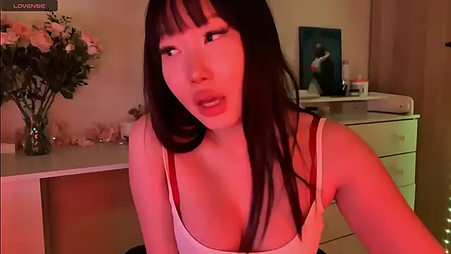 whispersofdarsy online show from February 18, 7:32 pm