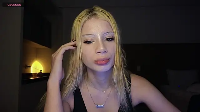 Snapshot of qualitybab chatting on March 4, 3:01 am qualitybab online show from March 4, 3:01 am