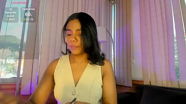 madii lenon online show from May 27, 8:28 pm