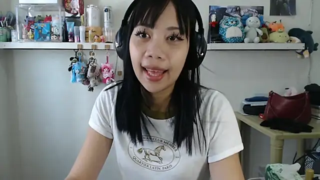 GloryKulikowski online show from March 5, 1:45 am