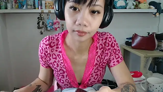 GloryKulikowski online show from March 12, 3:23 am