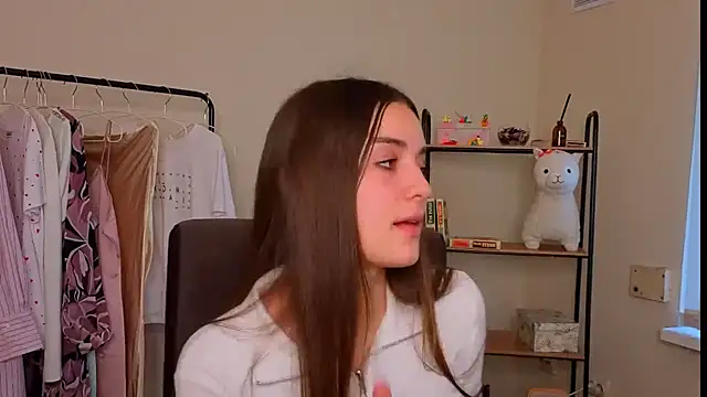 Snapshot of ClaraaHowell chatting on February 12, 1:39 pm ClaraaHowell online show from February 12, 1:39 pm