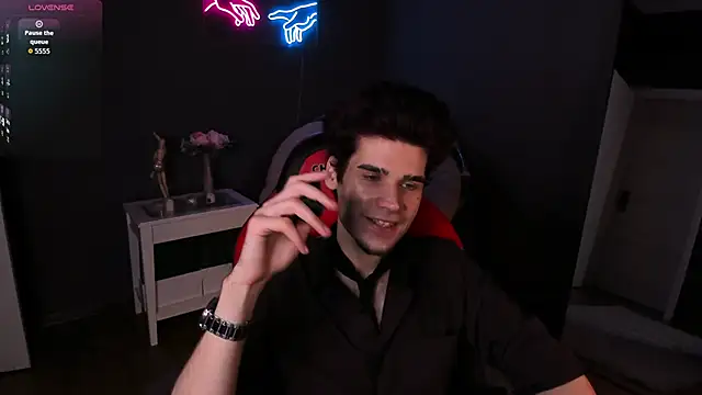 Snapshot of trevor_dreams chatting on February 18, 10:33 am trevor dreams online show from February 18, 10:33 am