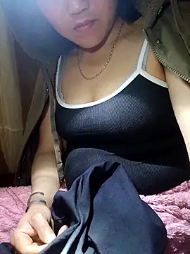 Snapshot of nelina_12345 chatting on February 17, 1:18 pm nelina 12345 online show from February 17, 1:18 pm