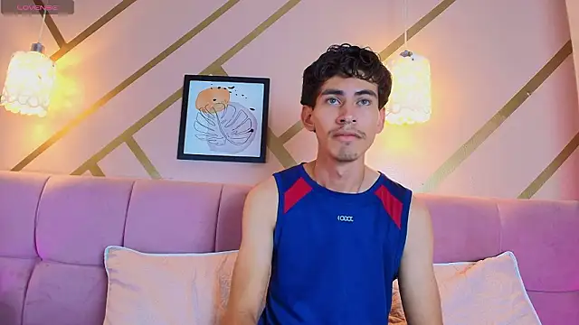 skinny jean  online show from March 3, 9:31 pm