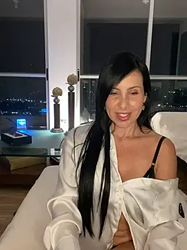 Snapshot of caritoo21 chatting on March 4, 1:55 am caritoo21 online show from March 4, 1:55 am