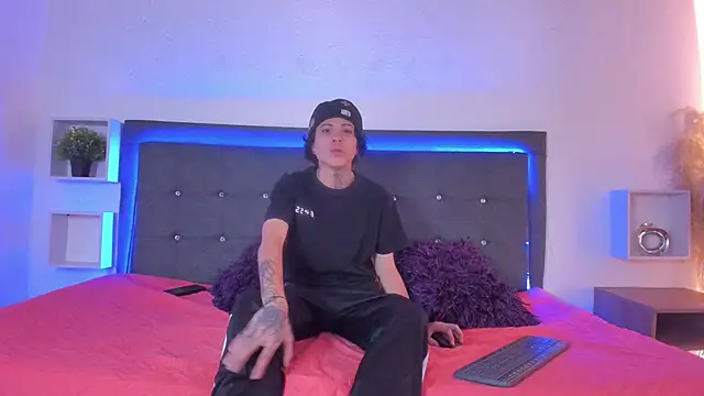 Ale cuzz online show from March 18, 3:04 pm