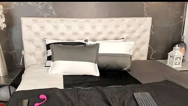 Snapshot of Samantha_Dupre chatting on February 17, 10:38 pm Samantha Dupre online show from February 17, 10:38 pm