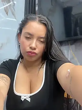 Miss Bella Flame online show from April 15, 6:04 pm