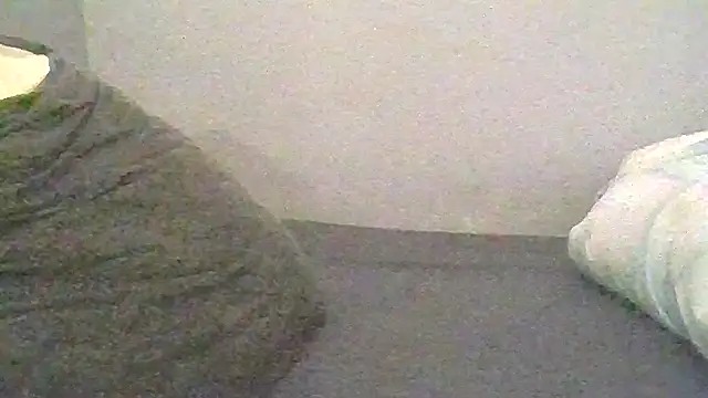 Snapshot of BonneQueueBonjour chatting on February 18, 11:01 pm BonneQueueBonjour online show from February 18, 11:01 pm